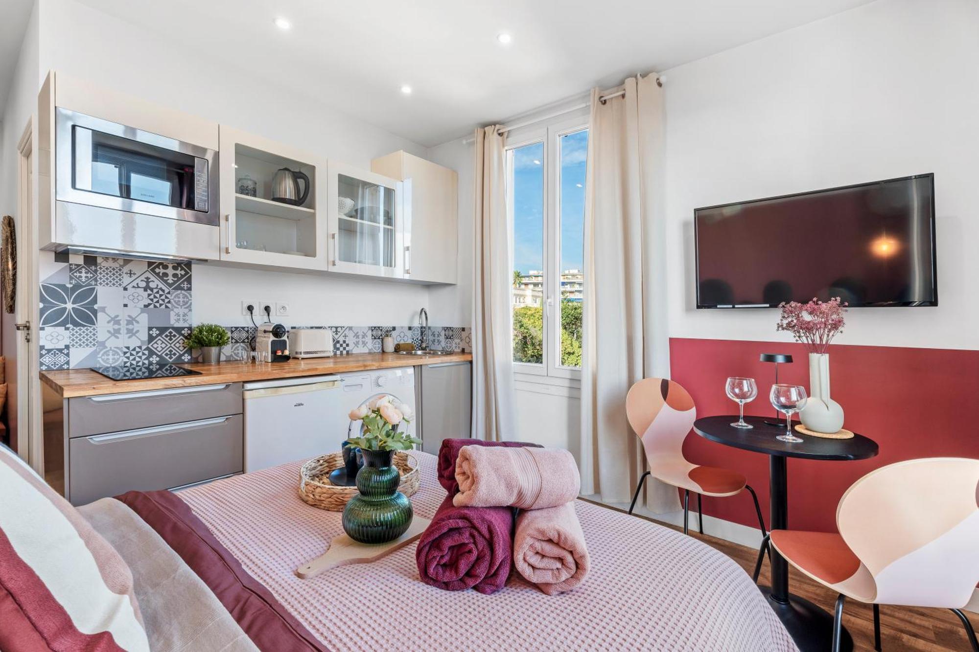 Renting - Cambrai03 - Seaside On The Promenade Des * Nice